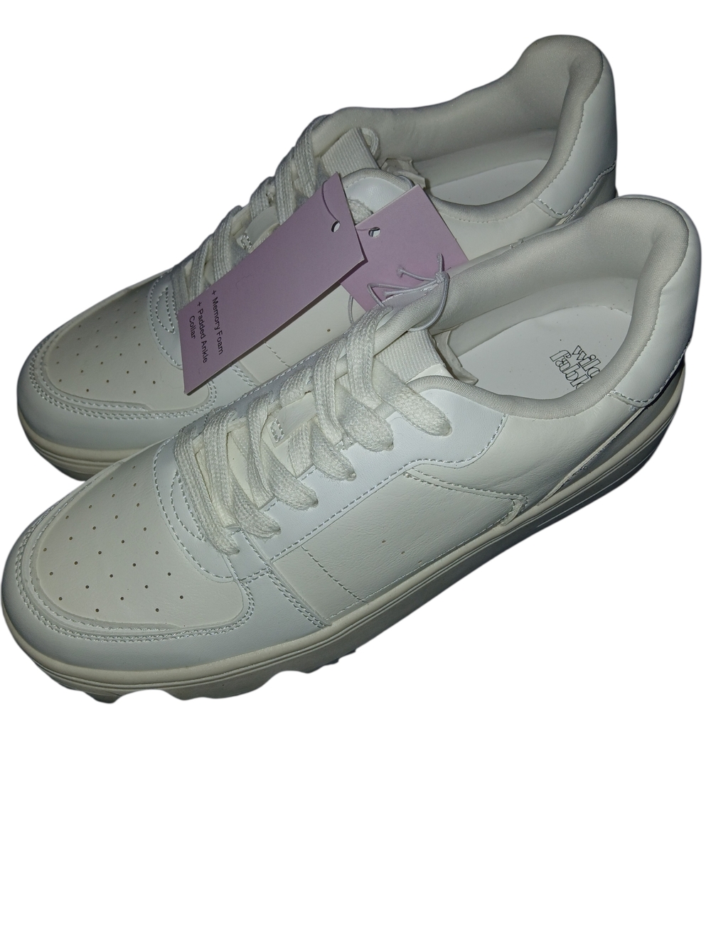Wild Fable White Low-Top Leather Sneakers 8 1/2